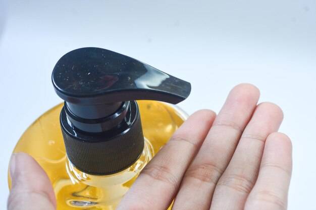 Emolium a Topic żel do mycia przy skórze atopowej i AZS