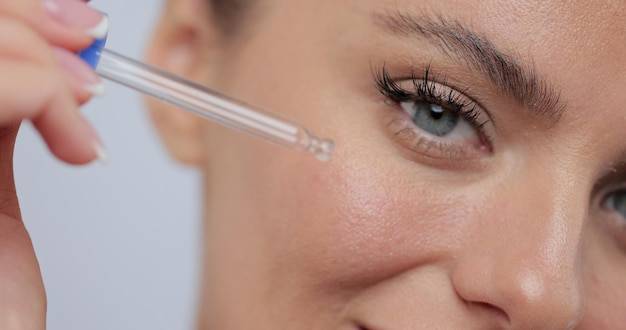 Hyal Drop Multi krople do oczu nawilżające jako wsparcie dla zmęczonych oczu