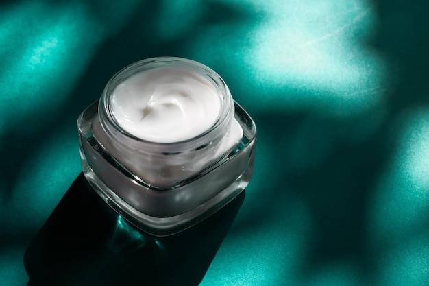 Jak działa Nivelium Pro krem specjalny 75 ml na suchą skórę?