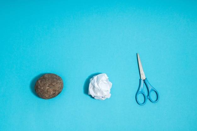 Jak działa plaster włókninowy do cięcia biały 1m x 6cm z nożyczkami?