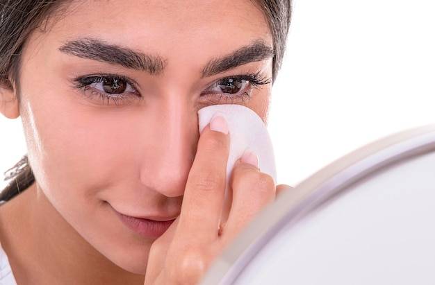 Jak stosować chusteczki do higieny powiek i oczu Visoftan Care?