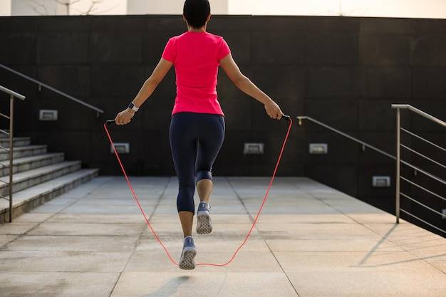 Jak zacząć skakać na skakance i czerpać z tego przyjemność?