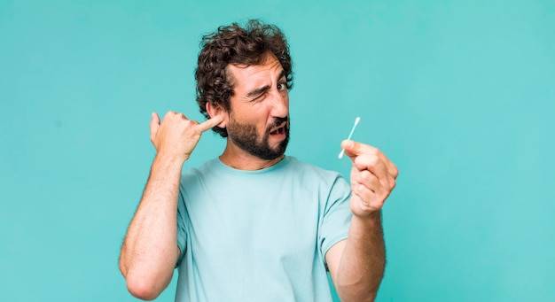 Spray do usuwania woskowiny z uszu 10 ml jak działa i kiedy warto go stosować?